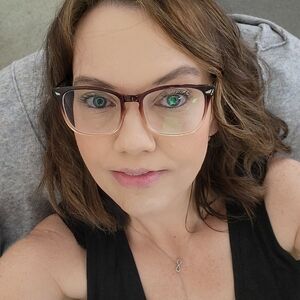 Meet your Posher, Rebecca